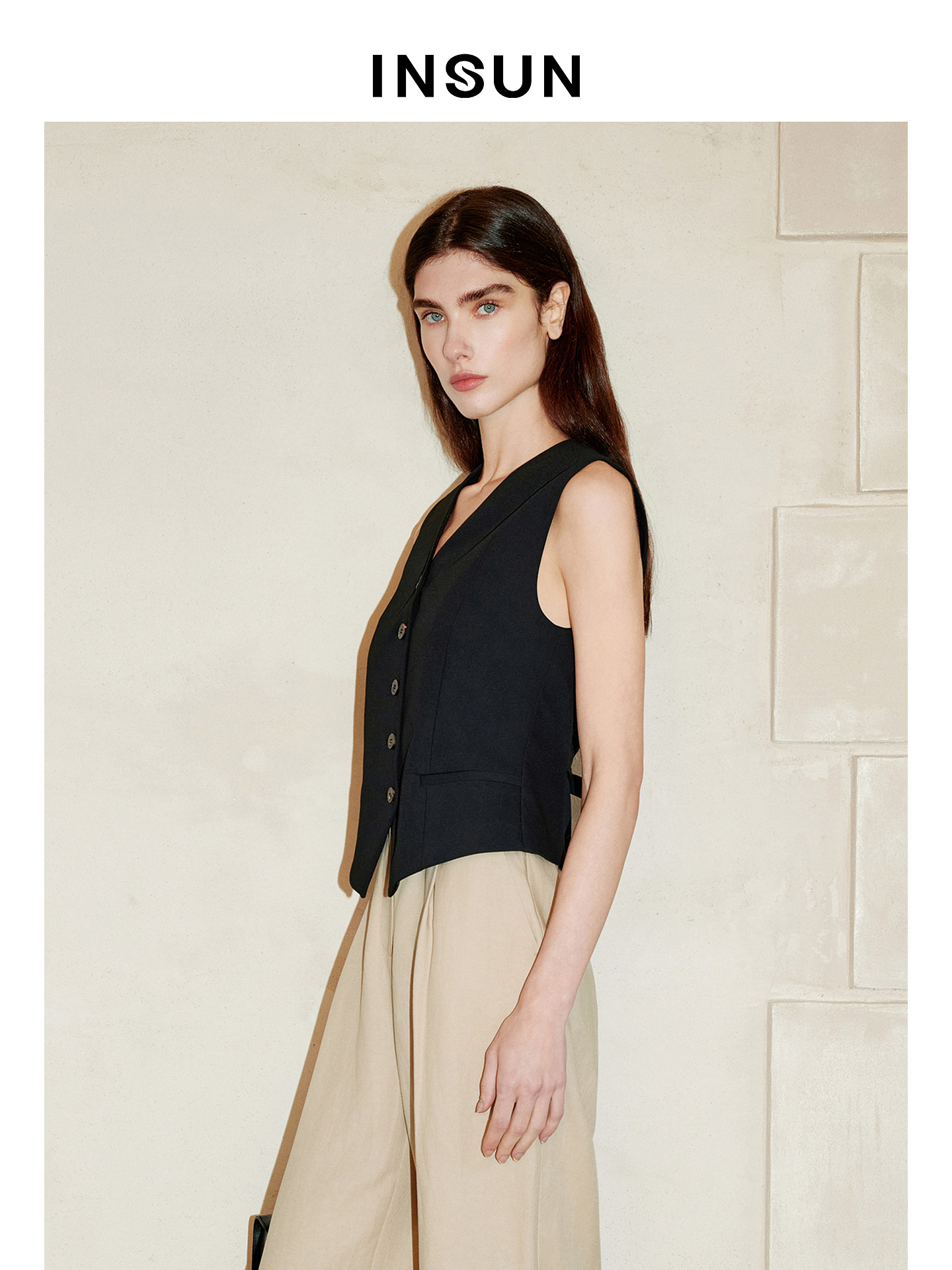 INSUN恩裳2026夏季通勤风收腰显瘦肌理感马甲9C36201130