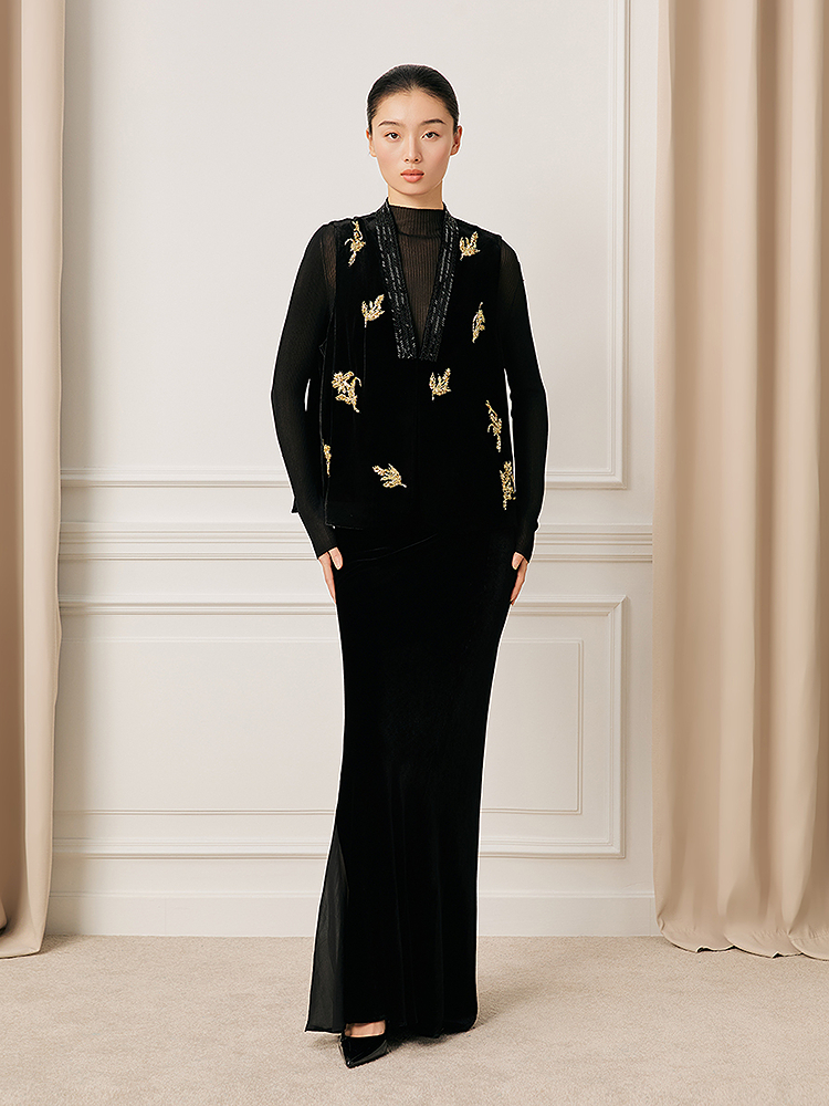 【金穗织墨】Song of Song歌中歌2026春季新款松弛感丝绒钉珠马甲5C36101200