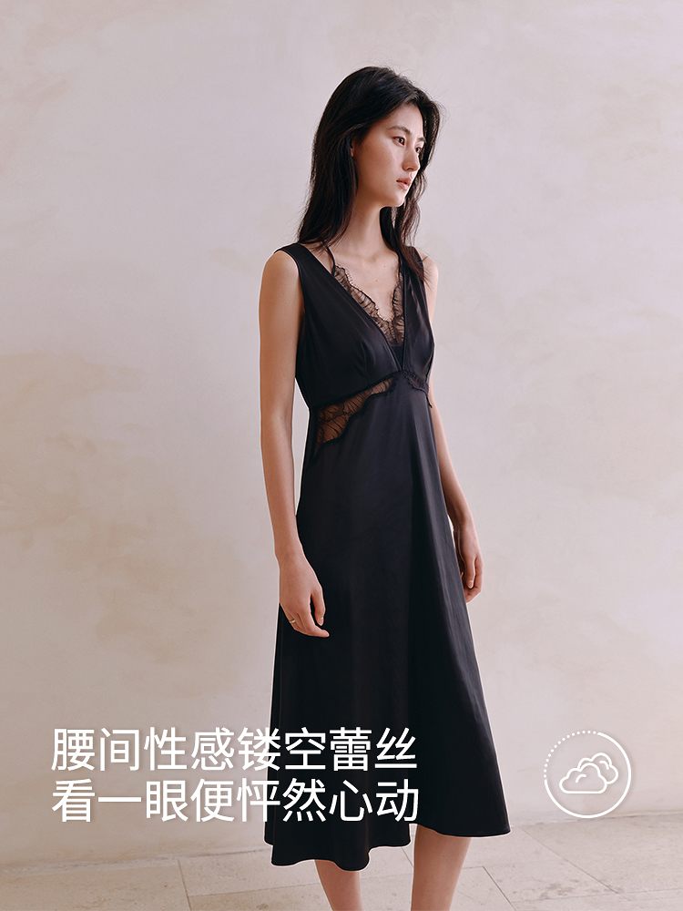 带杯蕾丝睡裙8J35227020