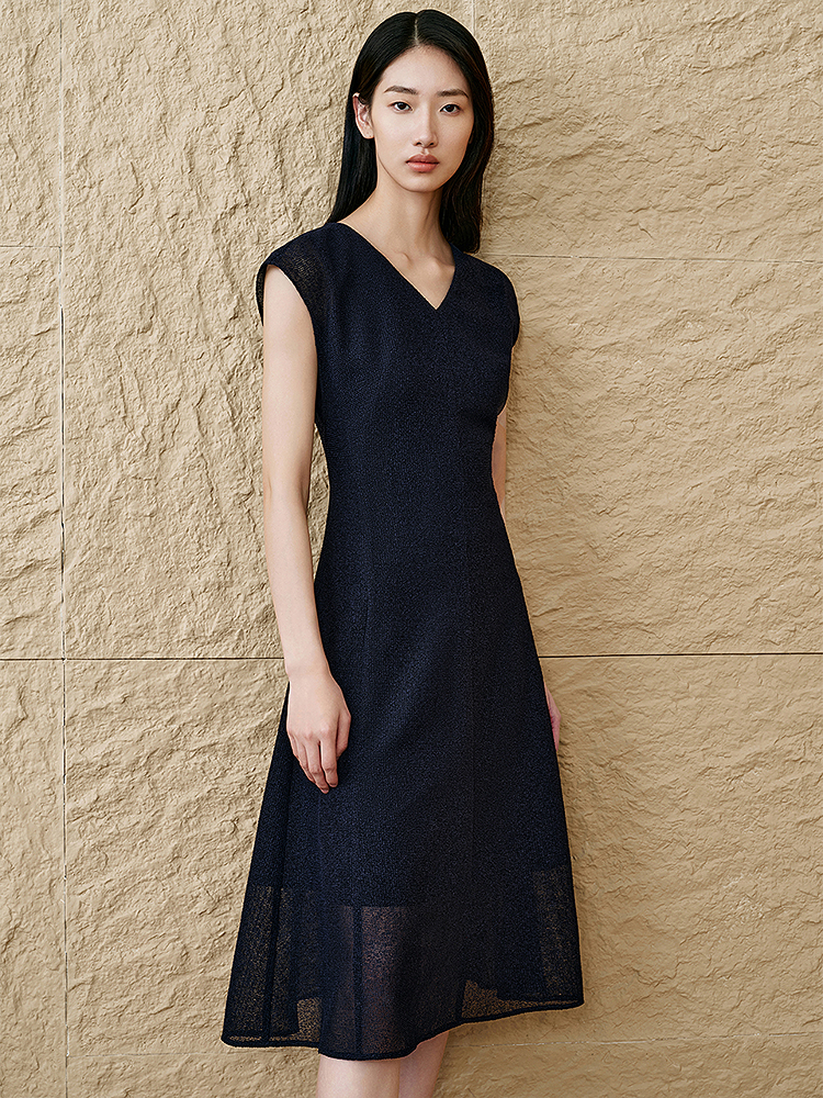 INSUN恩裳专选2025新品时尚V领收腰a字连衣裙9C65105290