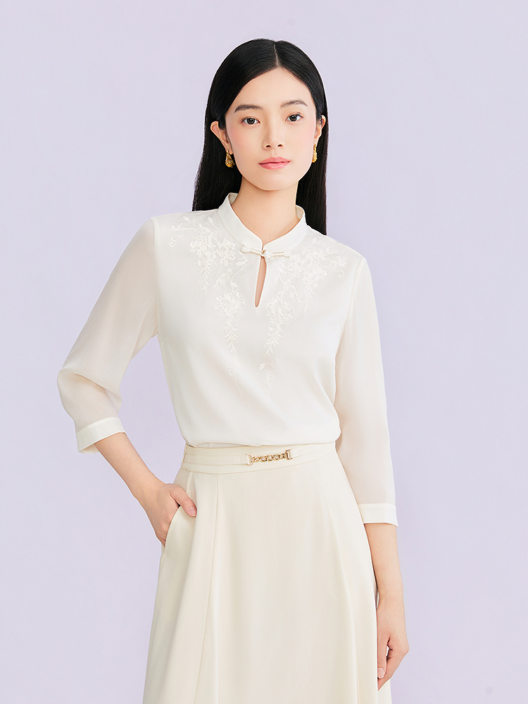 YINER音儿专选2026夏季新款新中式盘扣立领重工刺绣醋酸混纺上衣8C66270046