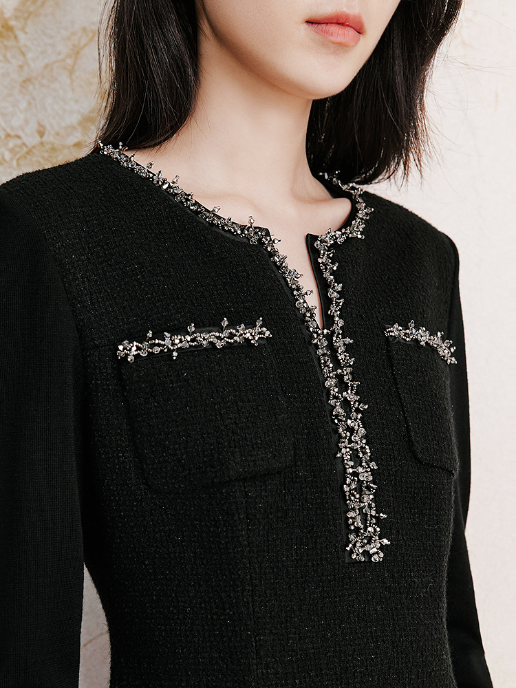 OBBLIGATO奥丽嘉朵2026秋冬季新款小香风粗花呢肌理v领收腰连衣裙1C66505040