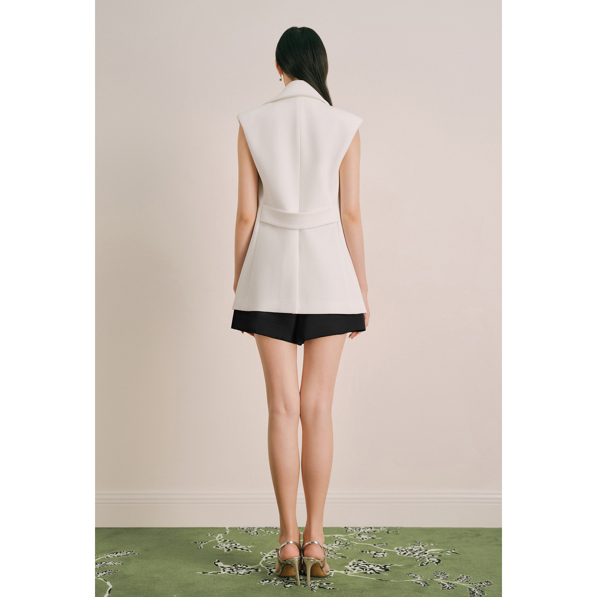 OBBLIGATO奥丽嘉朵2024夏季金标本白翻领垫肩西装马甲1C34201040