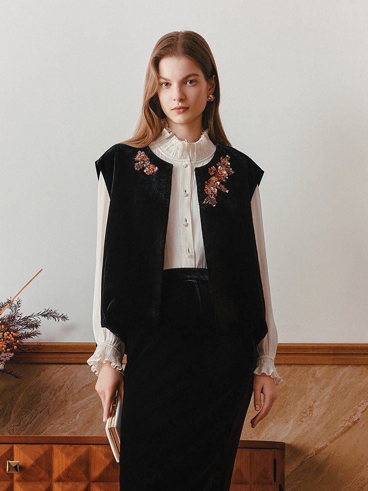 OBBLIGATO奥丽嘉朵2026春季新款立绒手工钉珠绣花真丝丝绒马甲1C36101070