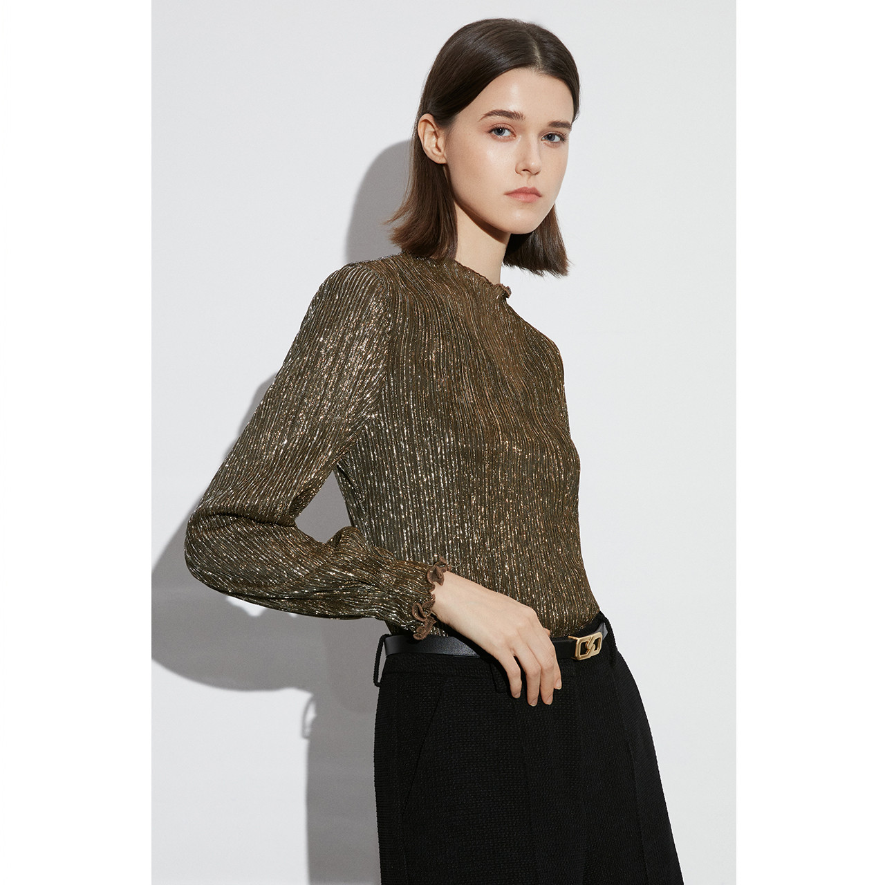 (一口价)【预售12月21号前发出】恩裳COVER2023早春新款时尚亮丝朦胧设计弹力舒适优雅双层感衬衫CC33160020