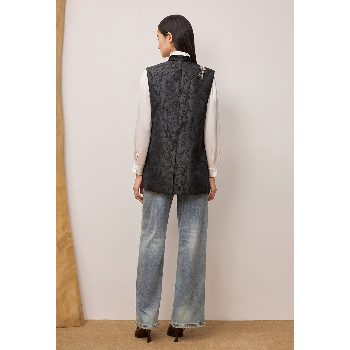 OBBLIGATO奥丽嘉朵2025秋季新品新中式立体提花暗纹花鸟钉珠马甲1C35301170