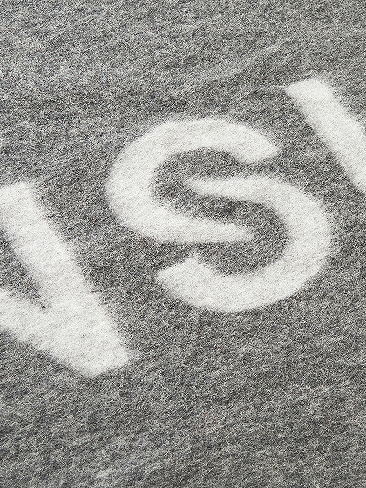 INSUN恩裳2025冬季简约百搭绵羊毛流苏披肩围巾9C35590010