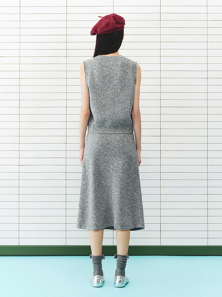 ToyzY2026春季新款趣味绣花无袖宽肩背心ZC36104840