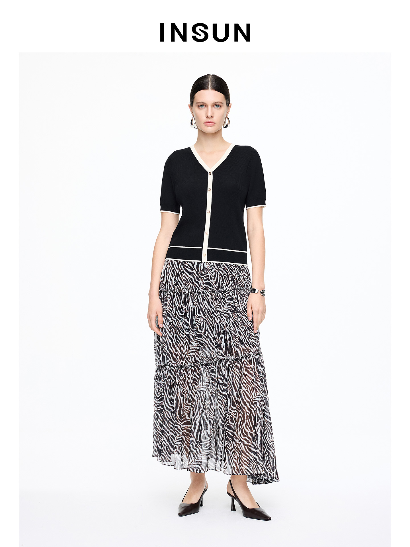 INSUN恩裳专选2026夏季V领显瘦肌理感醋纤短袖针织衫9C66206100