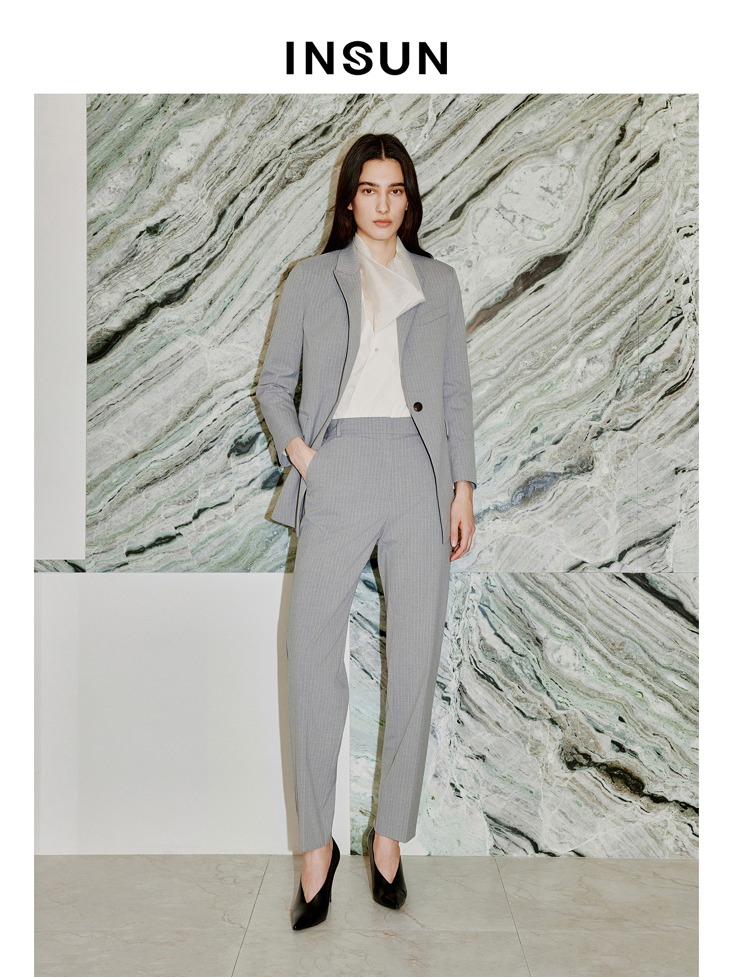 INSUN恩裳专选2026春季通勤风一粒扣修身显瘦西装外套9C66110330