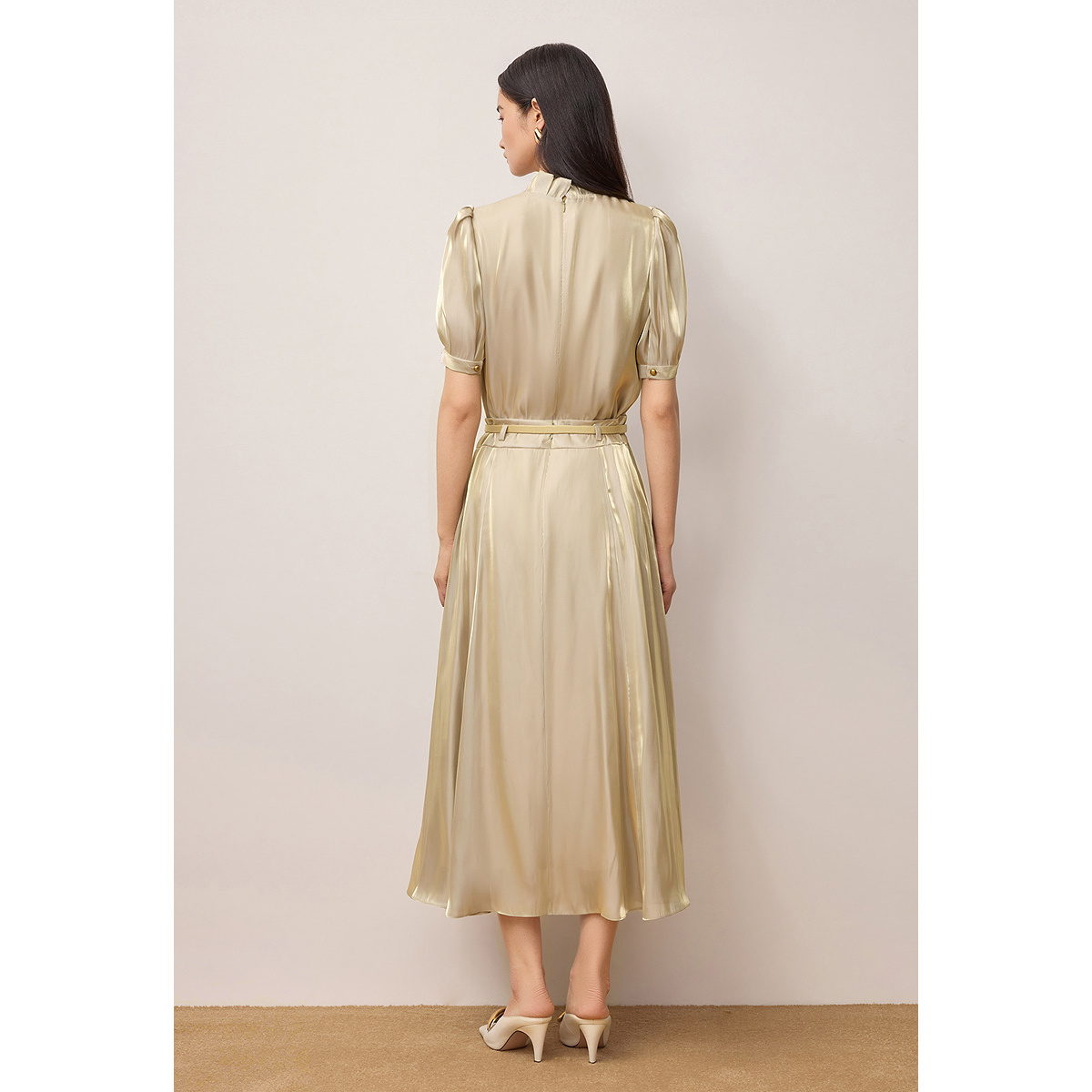 OBBLIGATO奥丽嘉朵2025秋季新品花瓣立领复古泡泡袖立领衬衫1C35330050