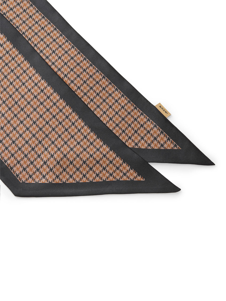 INSUN恩裳2024冬季复古撞色格纹真丝丝巾9C34590020