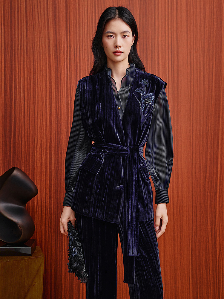 OBBLIGATO奥丽嘉朵2026春季新款手工钉珠刺绣新中式收腰丝绒马甲1C36101030