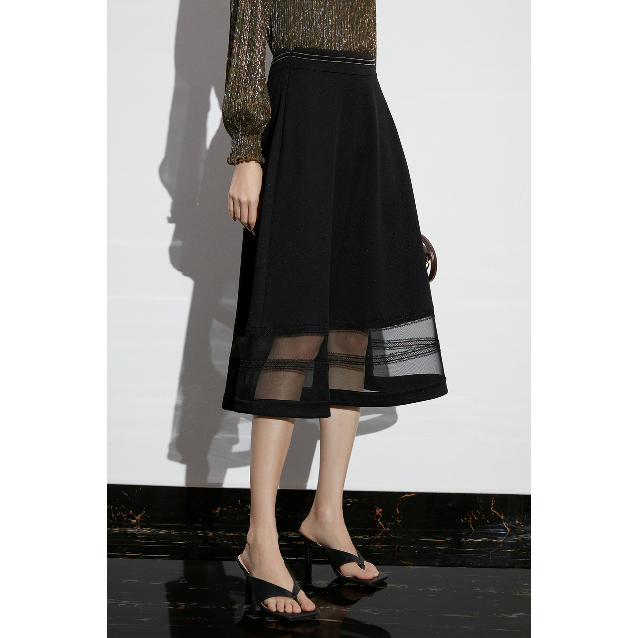 (一口价)恩裳COVER2023早春新款时尚大摆拼接网纱设计蓬松感通勤半身裙女CC33150030