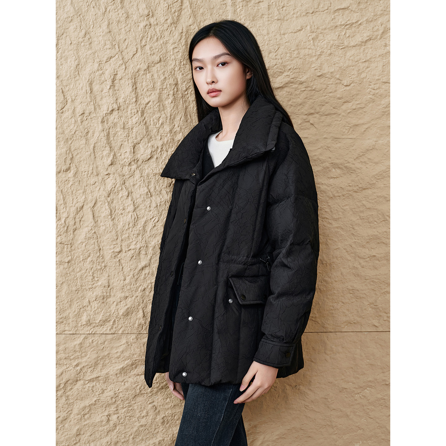 INSUN恩裳专选2025冬季简约立领一手长鹅绒羽绒服9C65508630