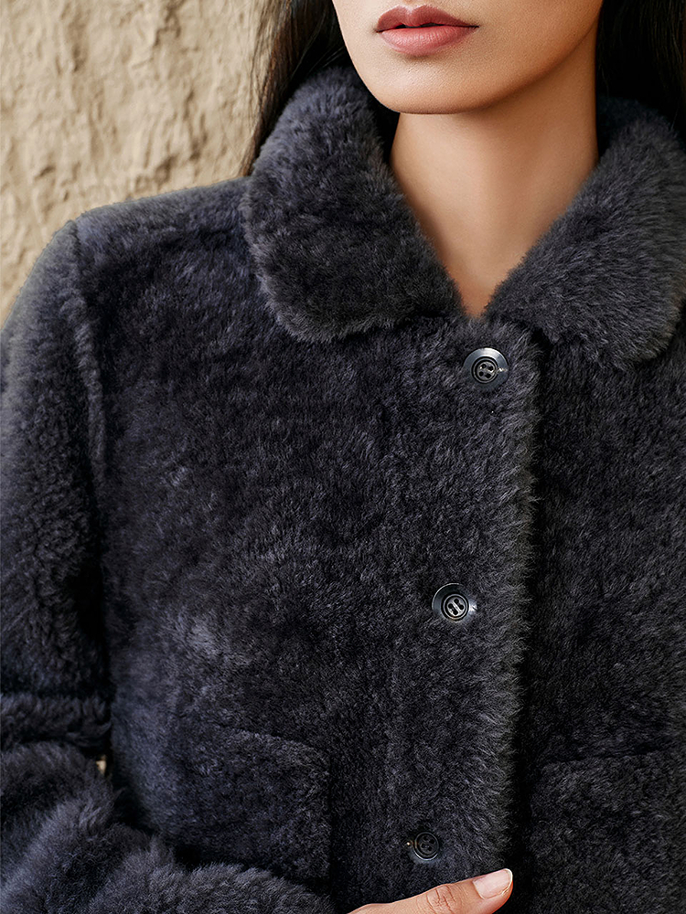 INSUN恩裳专选2024冬季时髦拉贡皮毛一体短外套9C64509810