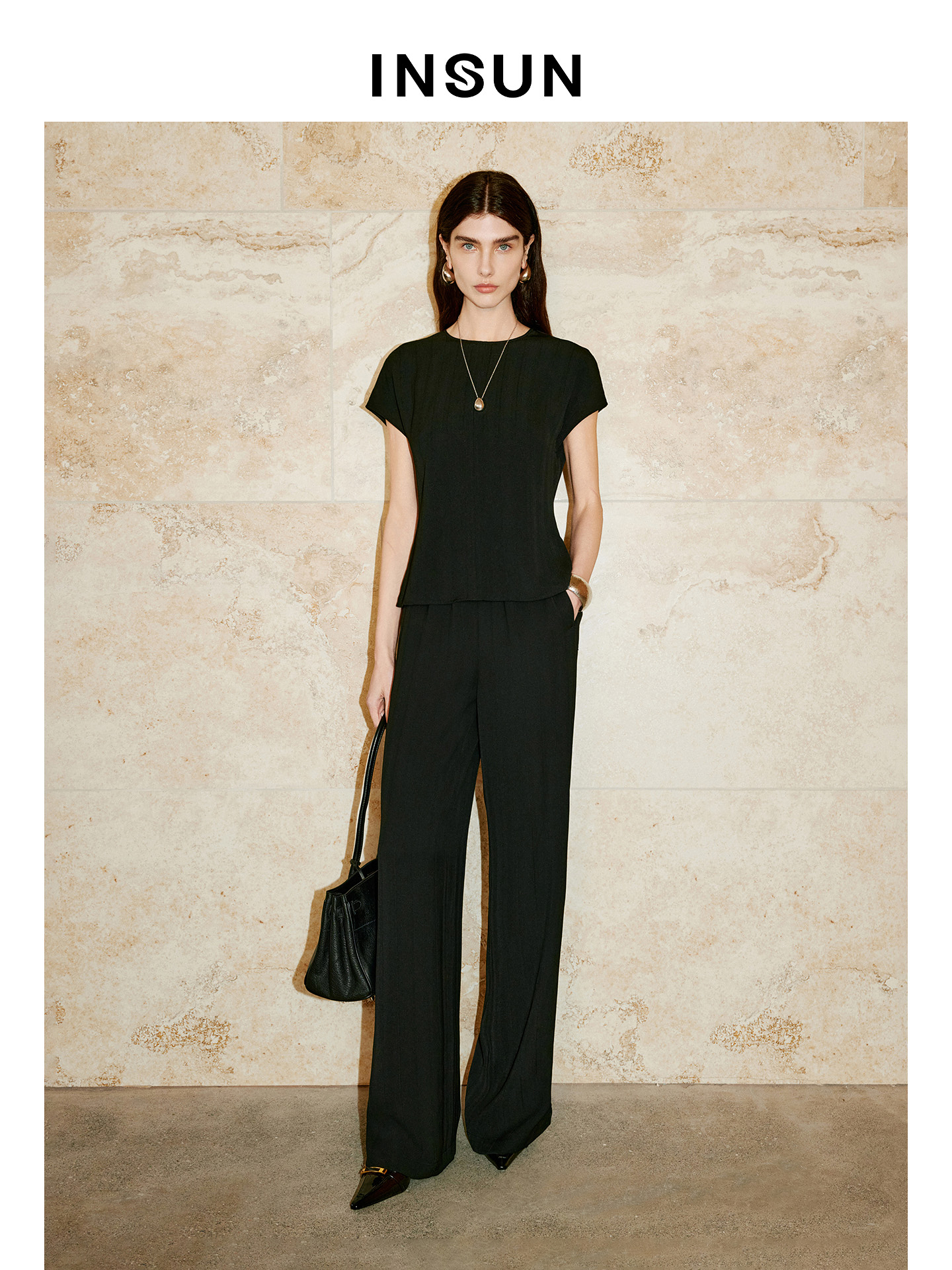 INSUN恩裳专选2026夏季圆领简约竖条肌理感短袖T恤9C66270010