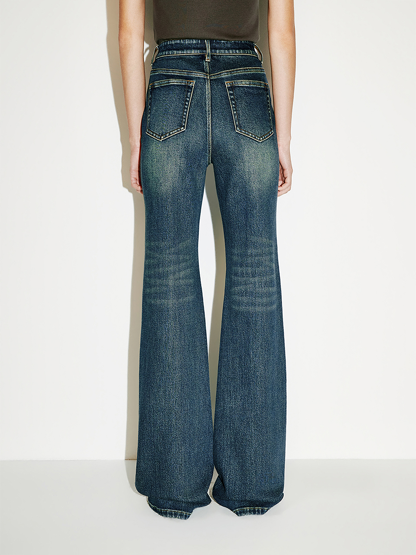 COVERINS2026夏季新款复古蓝色修身微喇牛仔裤CC36220340