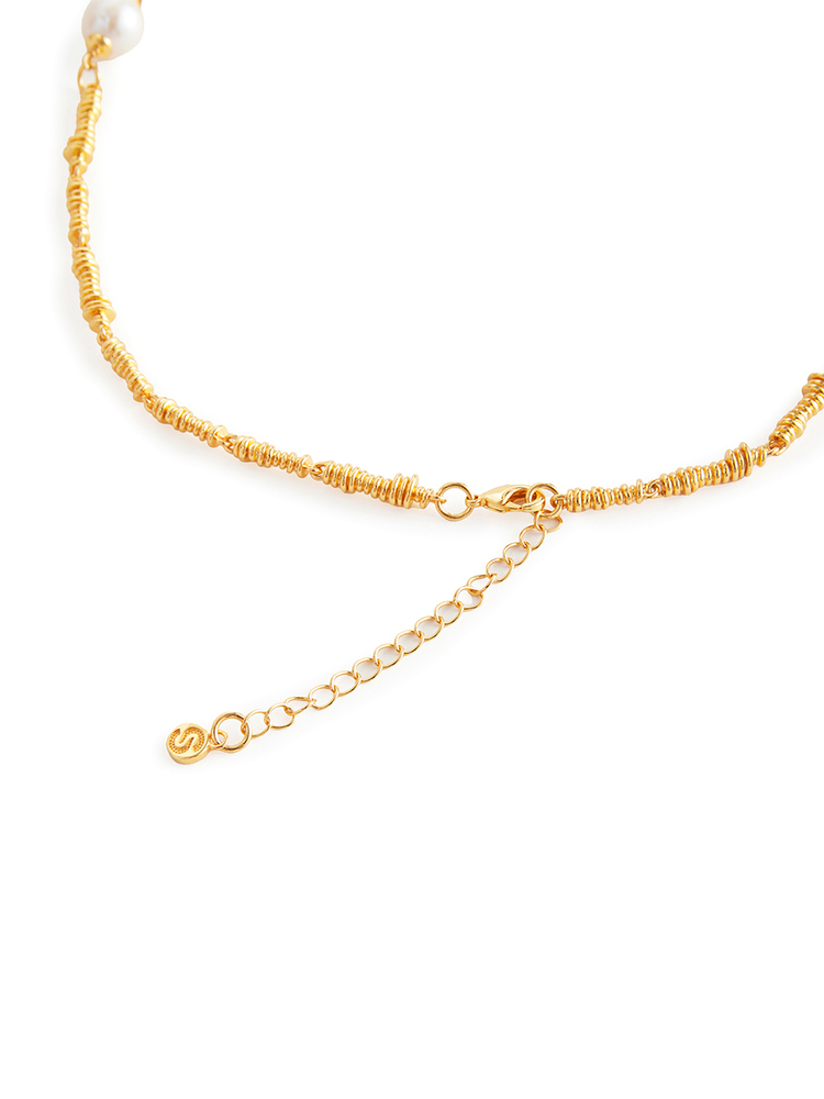 INSUN恩裳2024秋季复古金色珍珠碎银设计感锁骨链项链9C34396010