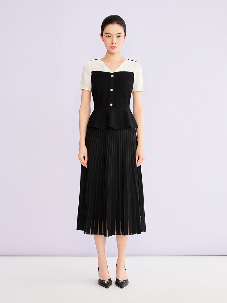 YINER音儿专选2026夏季新款时尚优雅撞色赫本风V领针梭拼针织衫8C66206206