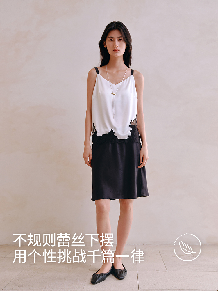 醋酸蕾丝刺绣带杯背心8J35227070