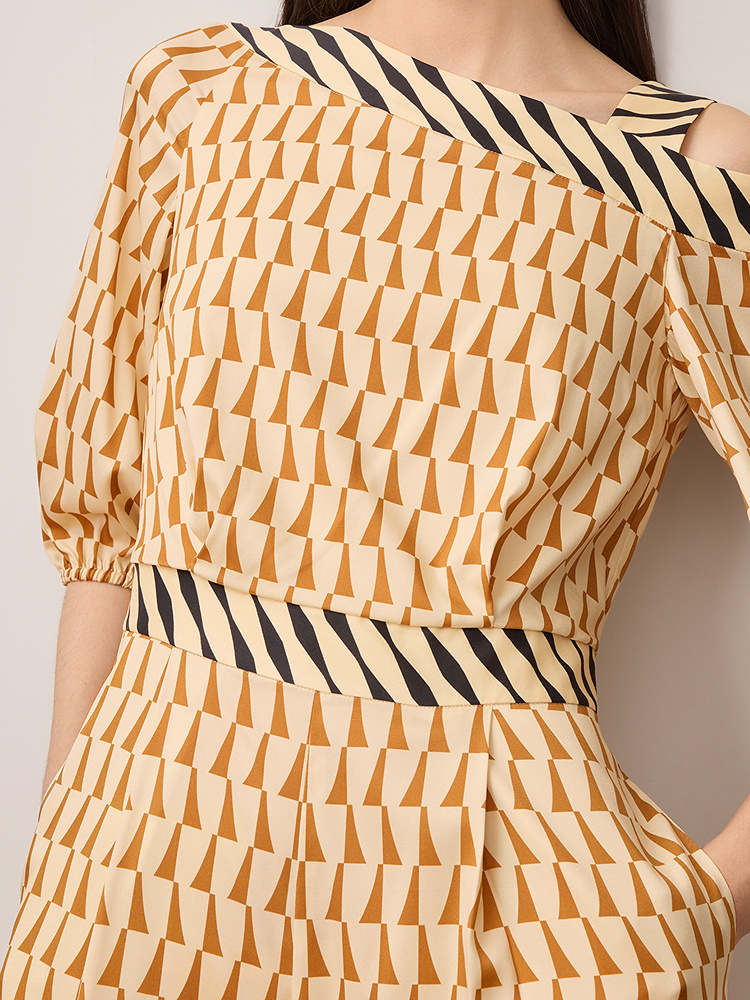 OBBLIGATO奥丽嘉朵2025秋季弹力斜纹绸撞色几何印花连体裤1C35302010