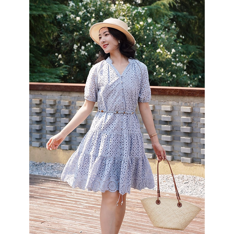 Goodland美地女装2025夏季法式镂空蕾丝连衣裙短款（赠腰带）LC35205900