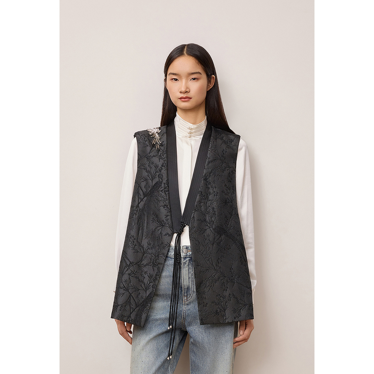 OBBLIGATO奥丽嘉朵2025秋季新品新中式立体提花暗纹花鸟钉珠马甲1C35301170