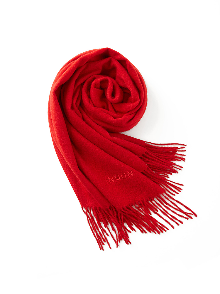 INSUN恩裳2025冬季纯色红色羊羔绒流苏围巾9C35590040