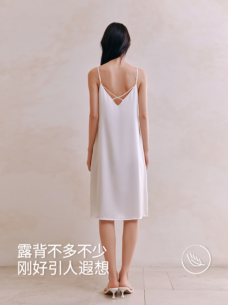 醋酸立体花带杯吊带睡裙8J35227140