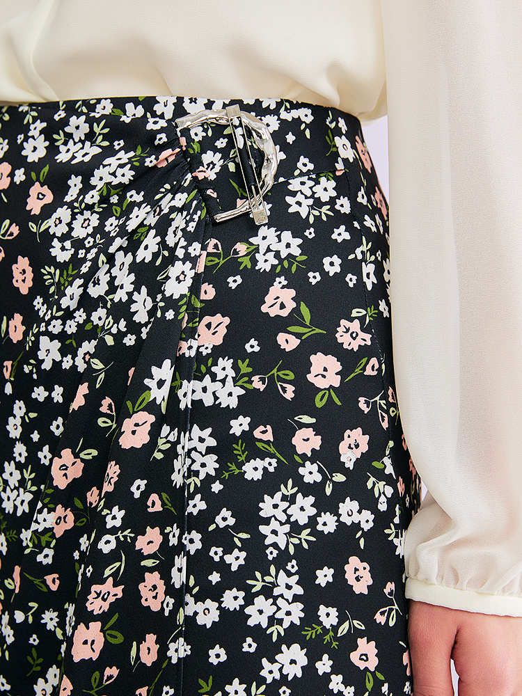 YINER音儿专选2026夏季新款时尚优雅碎花印花捏褶显瘦A字半身裙8C66250006