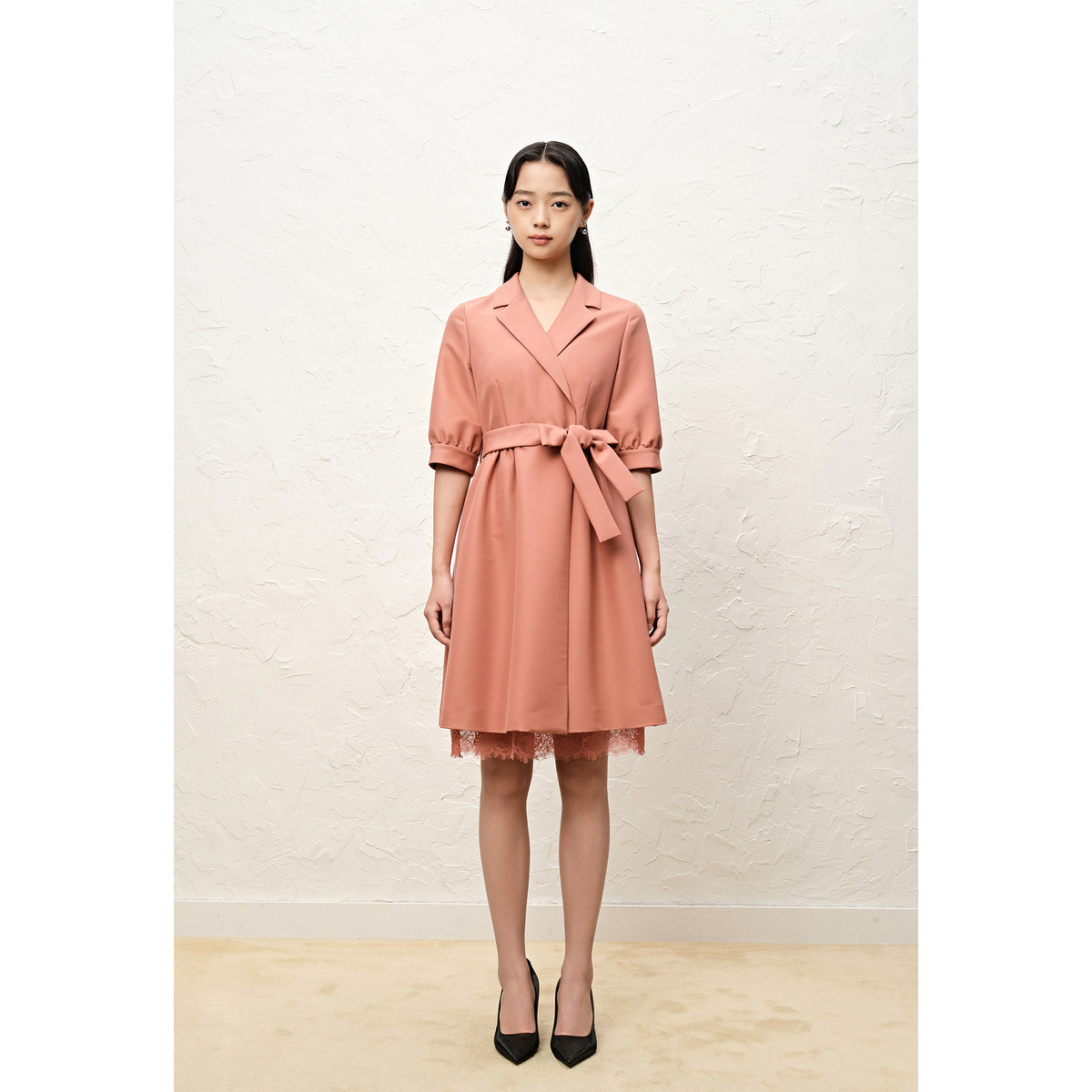 OBBLIGATO奥丽嘉朵2022冬季粉色蕾丝边设计拼接羊腿袖收腰百搭连衣裙1C62505490