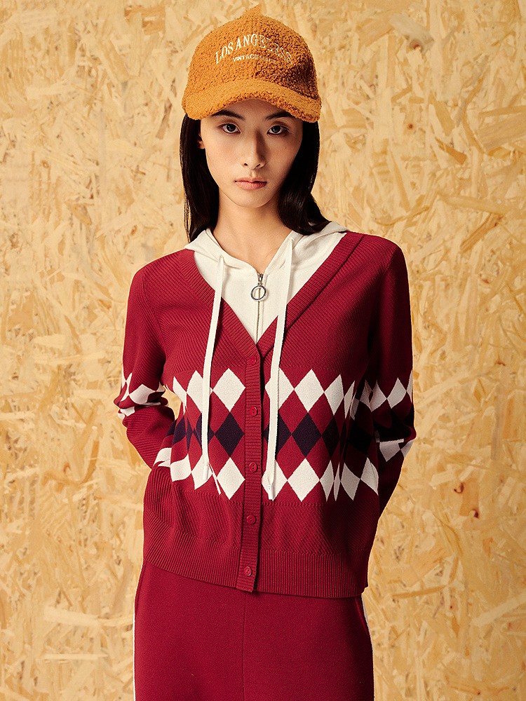 ToyzY24春菱格提花假两件酒红针织外套7C54106510